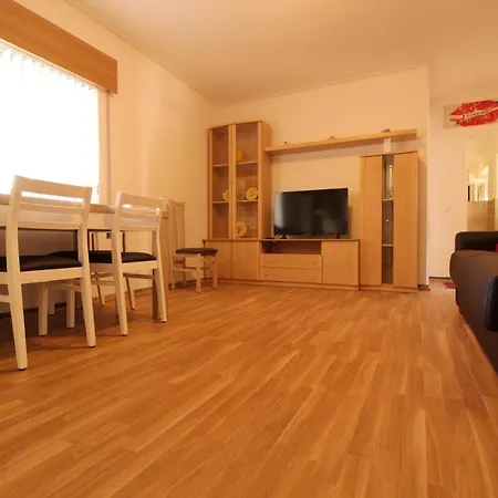 Apartment Elegant With View In 80 M² Parking
