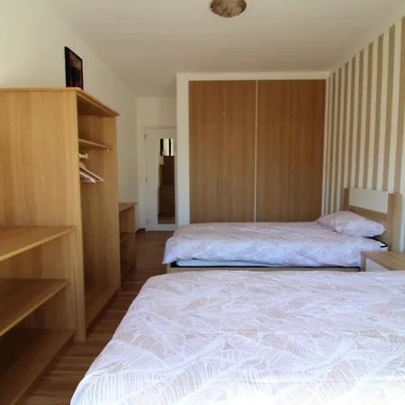 Elegant With View In 80 M² Parking Apartment Portimao