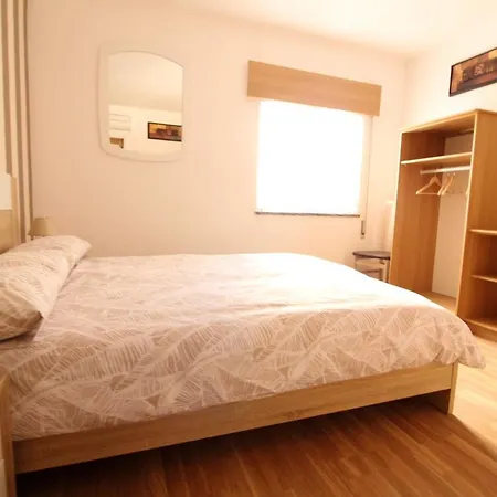 Apartment Elegant With View In 80 M² Parking