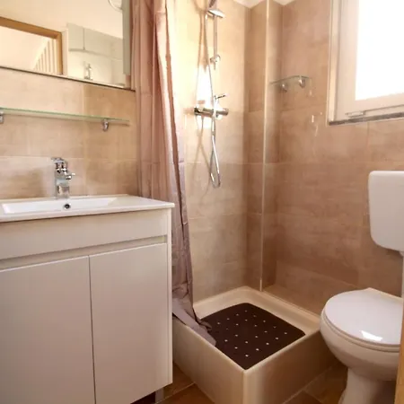 Elegant With View In 80 M² Parking * Portimao