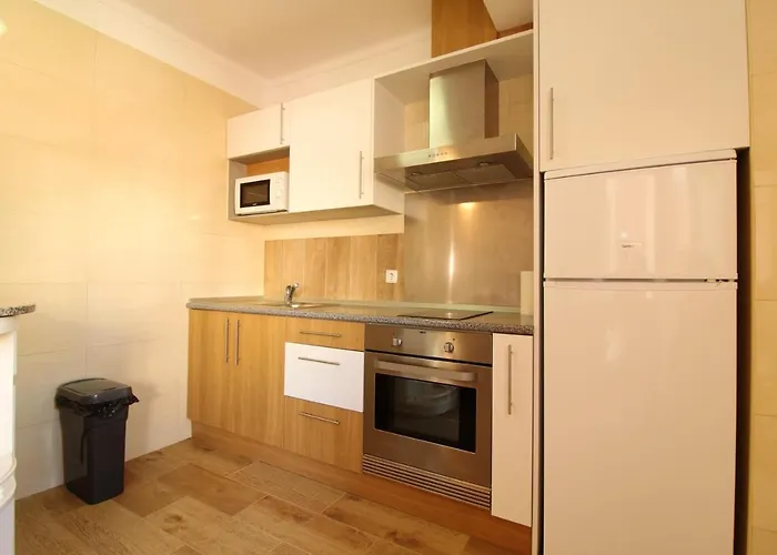 Cozy In 80 M² With View Portimão