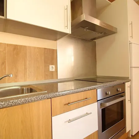 דירה Cozy In 80 M² With View